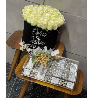Kutuda 41 Beyaz Gül - Cam Kutuda Çikolata