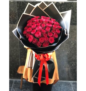 41 Kırmızı Güllü Buket